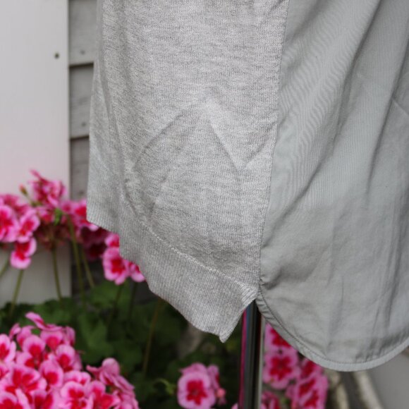 Banana Republic Heather Grey V-Neck Sweater w Lightweight Woven Poly Back Sz SP - Picture 4 of 8